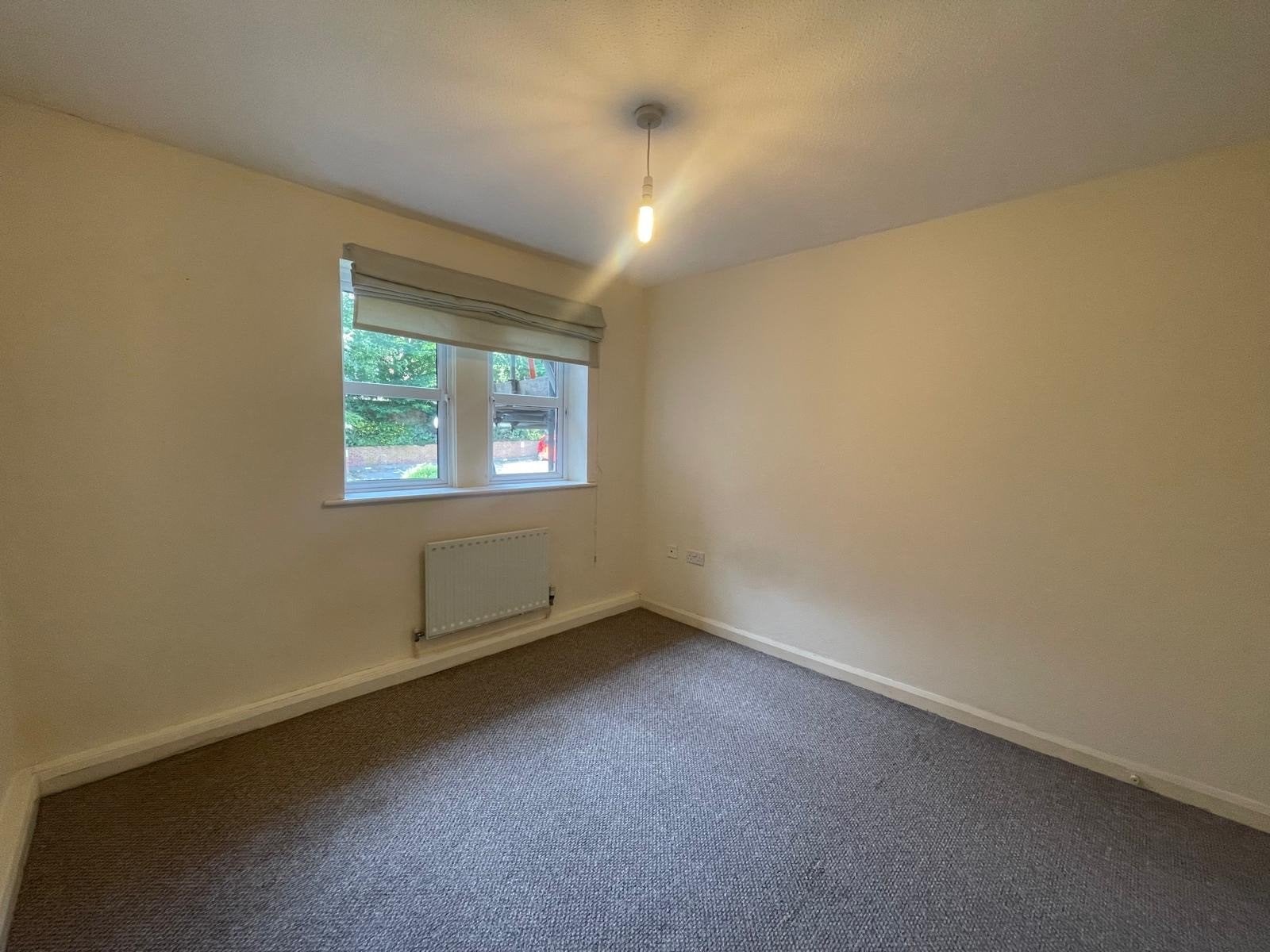 Flat Harrogate Road in Leeds