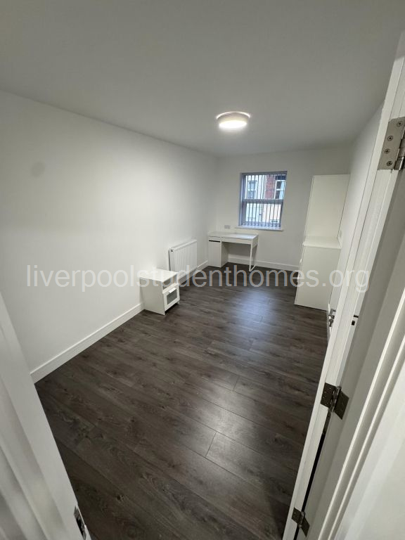 Flat Shaw Street in Liverpool