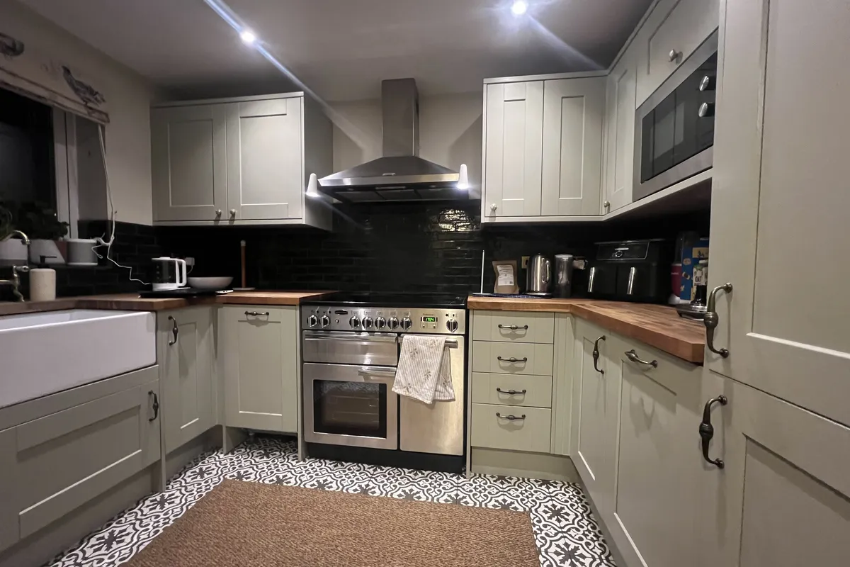 House Royal Field Close in Hullavington