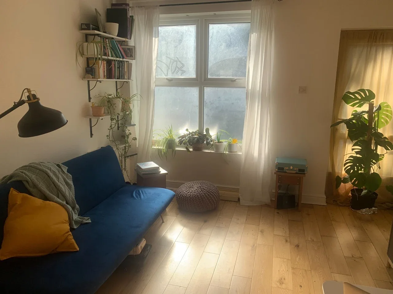 Flat Coldharbour Lane in Greater London