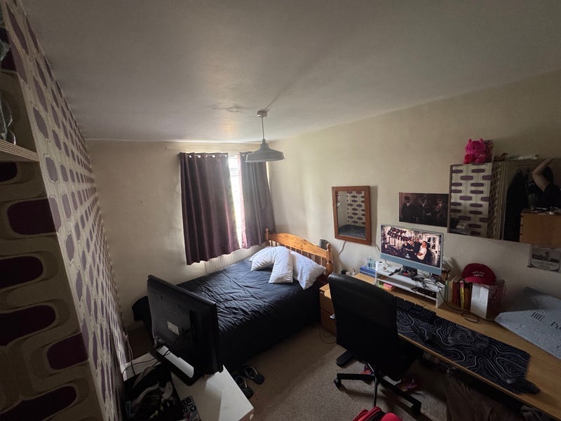 Room Wrights Road in Greater London