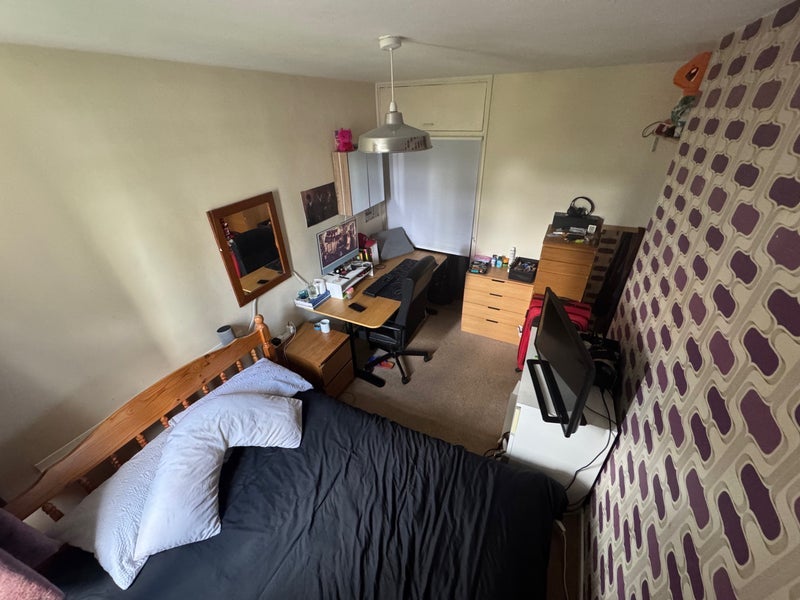 Room Wrights Road in Greater London