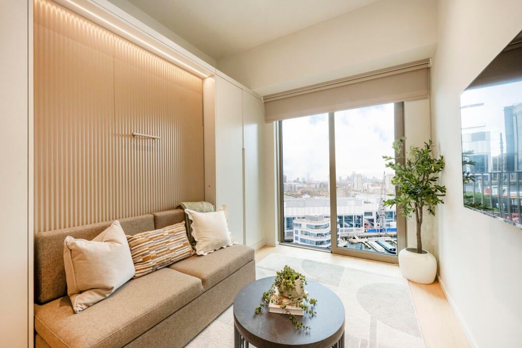 Flat Selsdon Way in Greater London