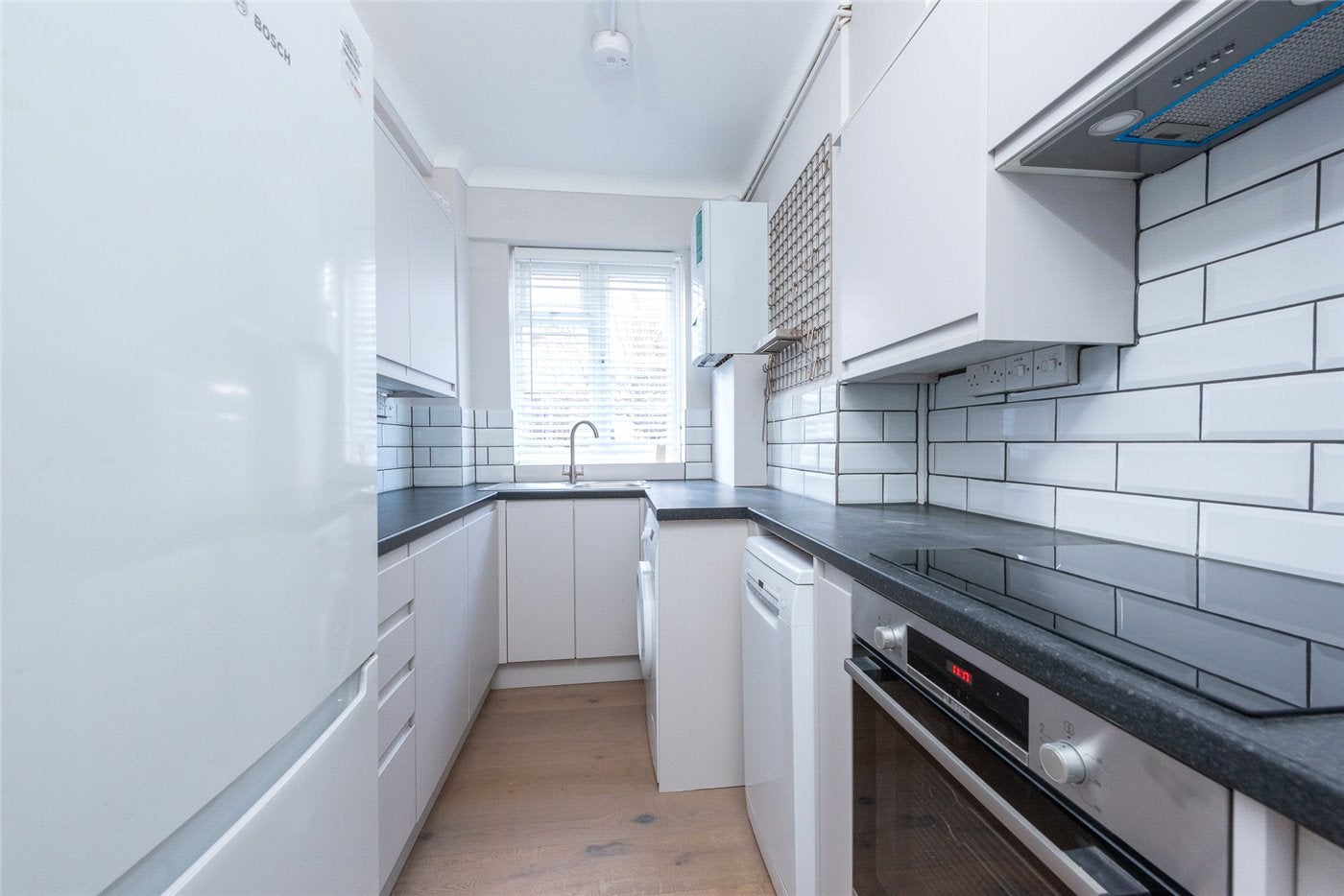 Flat Oakhill Road in Greater London
