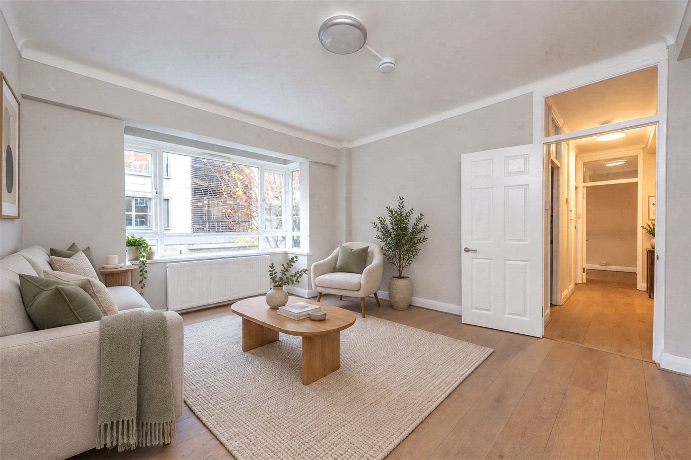 Flat Oakhill Road in Greater London