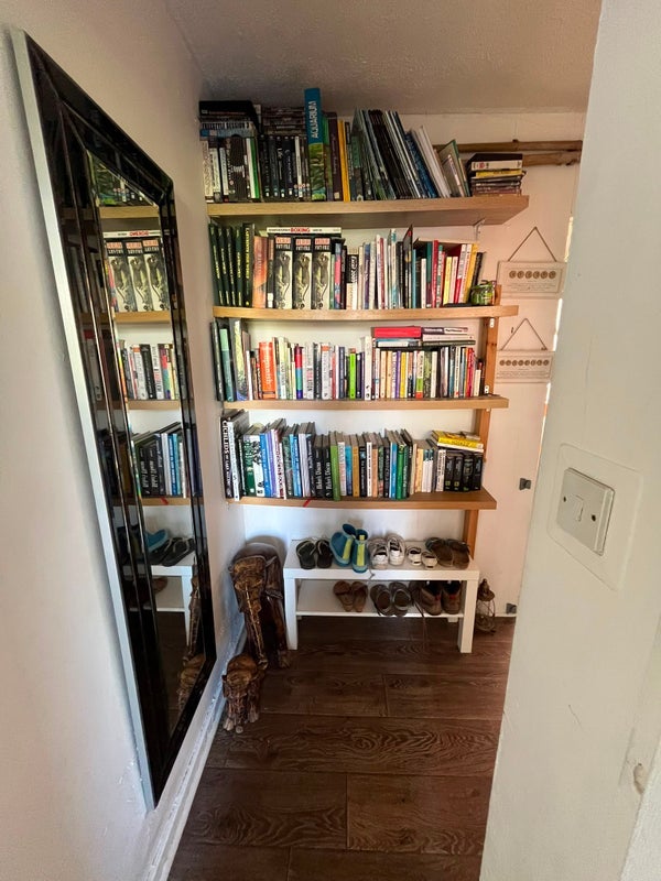 Flat Watkinson Road in Greater London