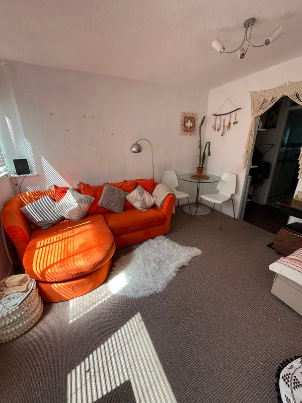 Flat Watkinson Road in Greater London