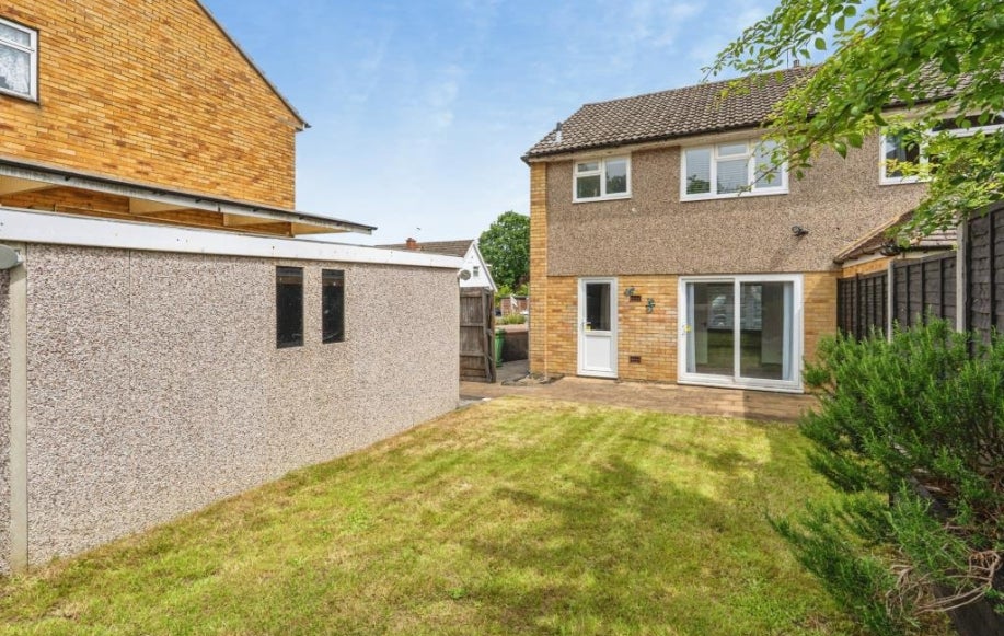 House Gloucester Road in Surrey Heath