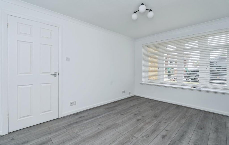 House Gloucester Road in Surrey Heath