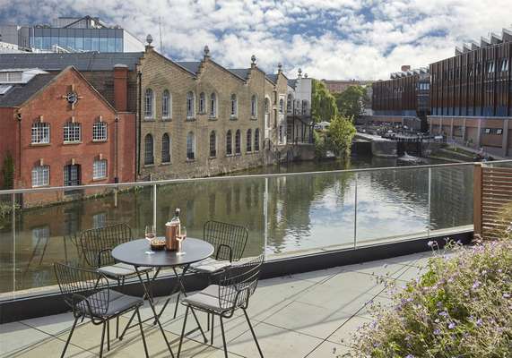 Flat Water Lane in Greater London