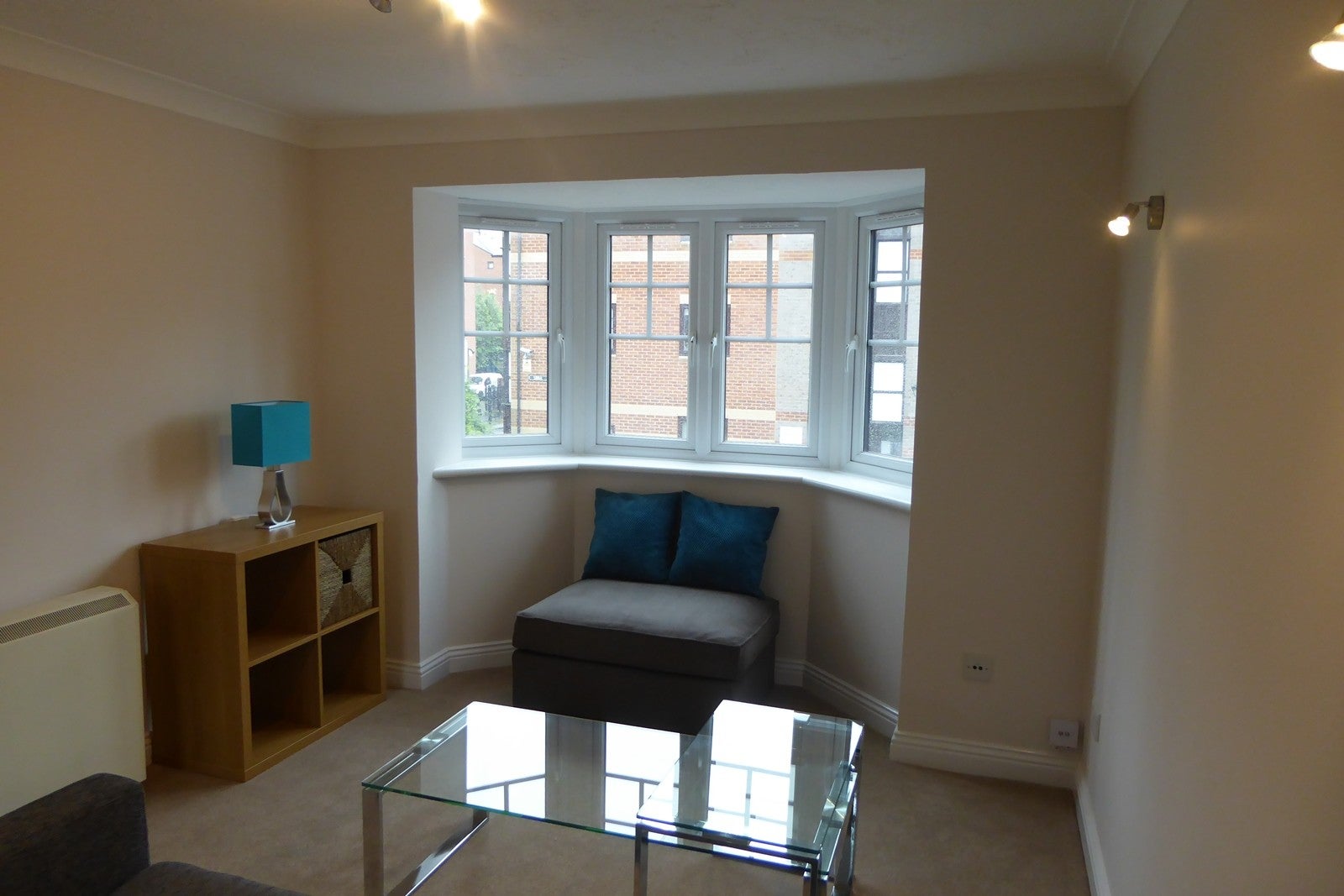 Flat Swan Place in Reading