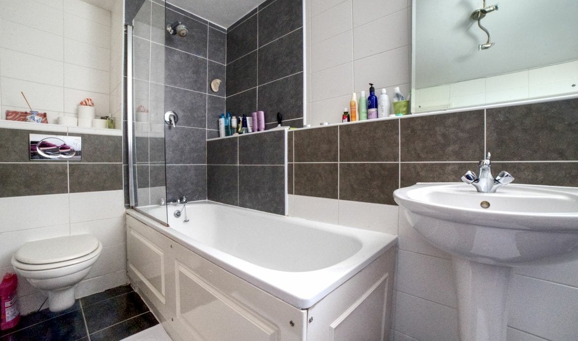 Flat Banyard Road in Greater London