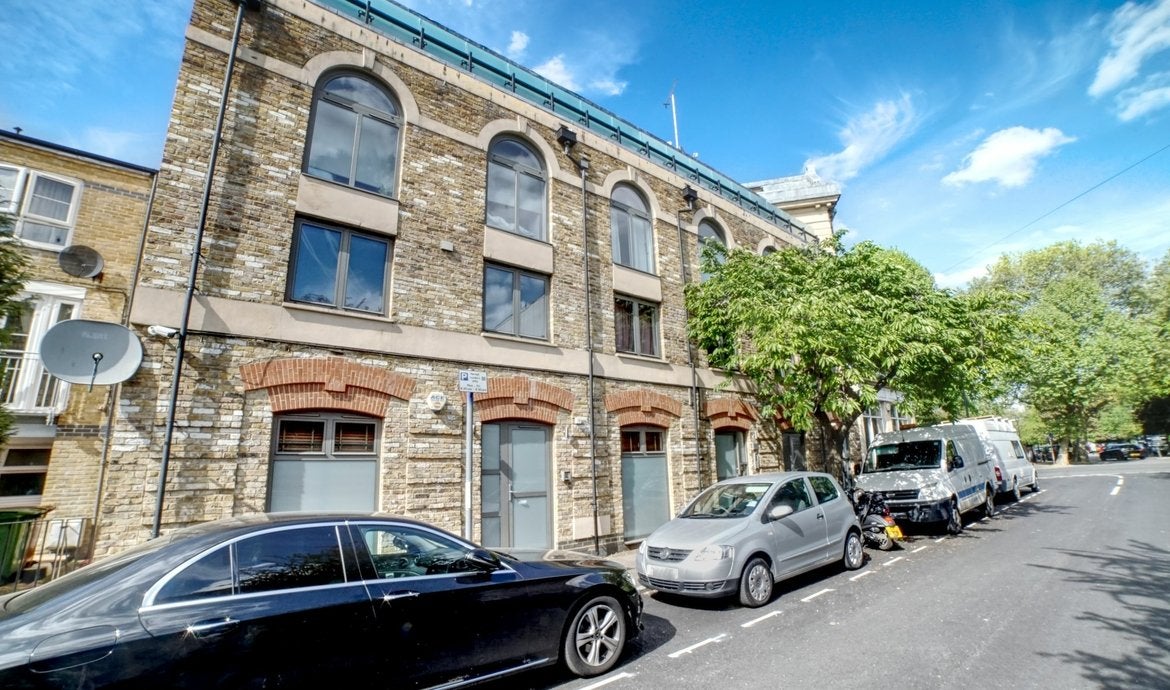 Flat Banyard Road in Greater London