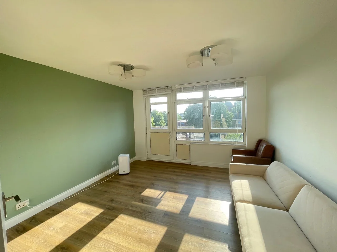 Flat Effra Road in Greater London