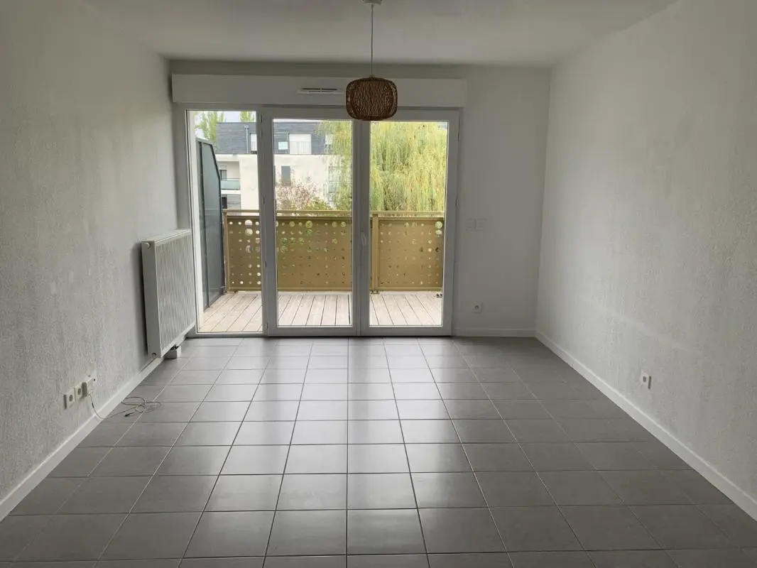 Flat Rue Gustave Gounouilhou in Villenave-d'Ornon