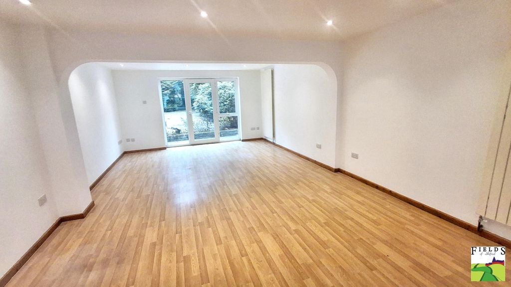 House Wolverley Court in Albrighton