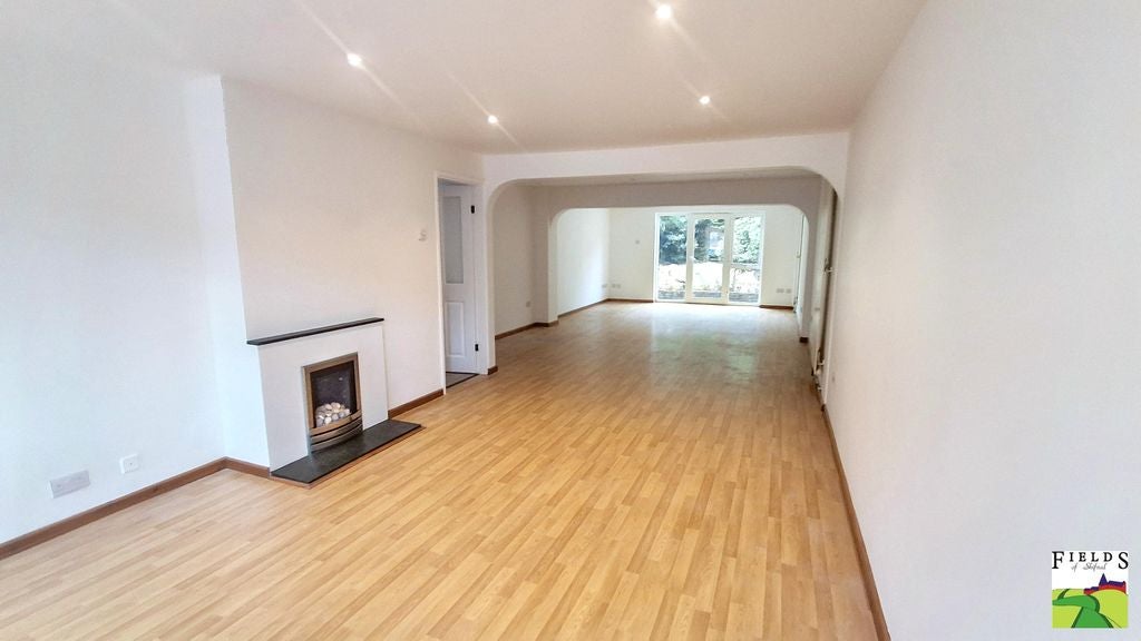House Wolverley Court in Albrighton