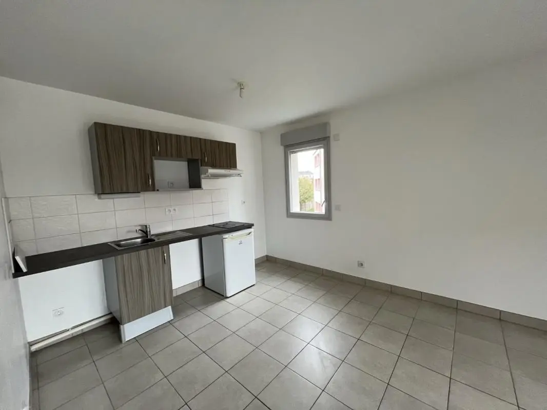 Flat Rue du Maréchal Leclerc in Lucé
