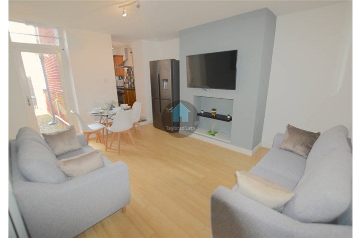 Flat Mowbray Street in Newcastle upon Tyne