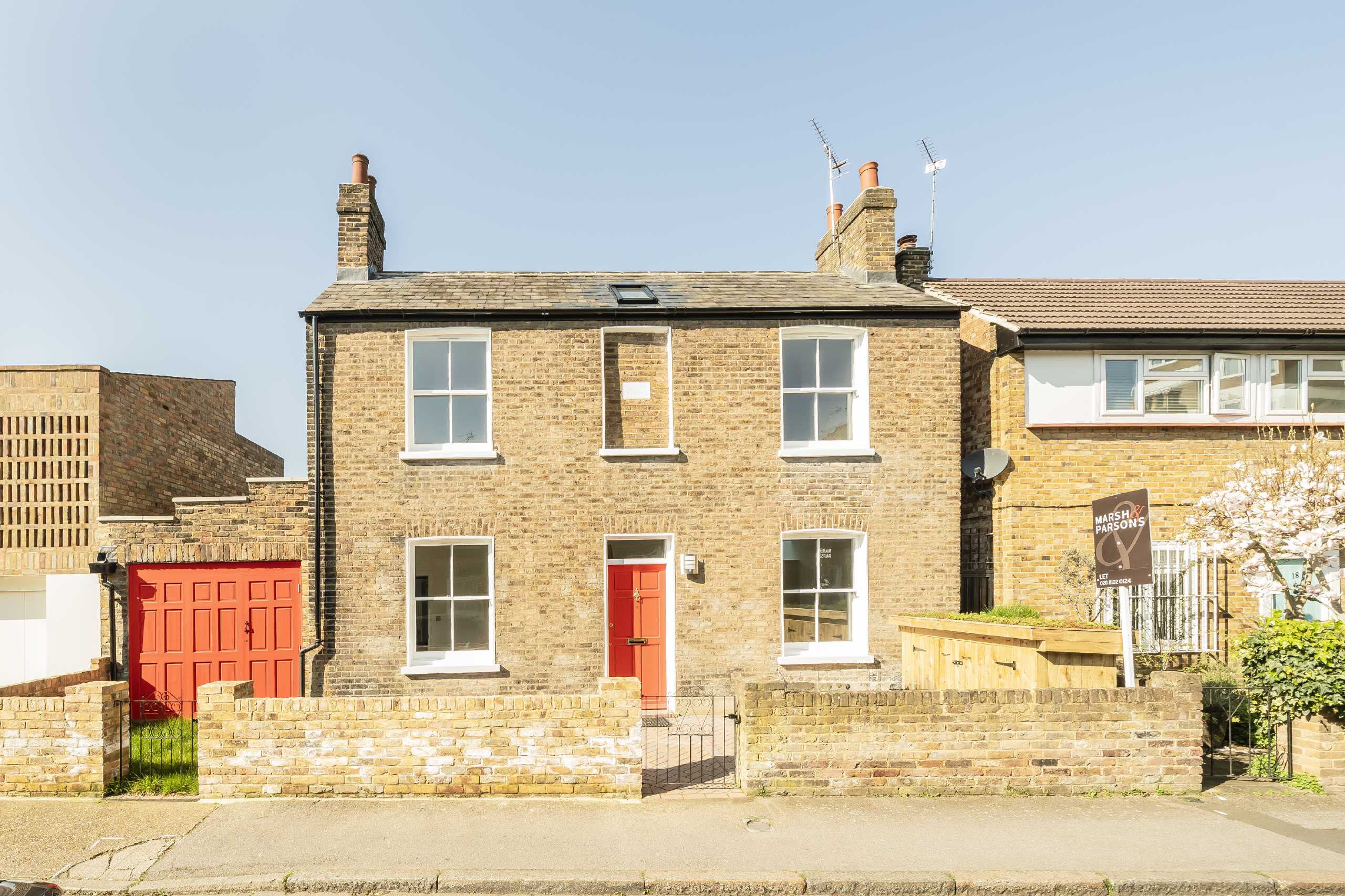 House Saint Peter's Grove in Greater London