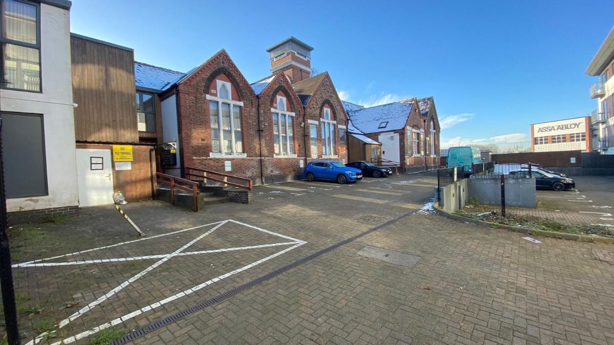 Flat Somerford Place in Willenhall