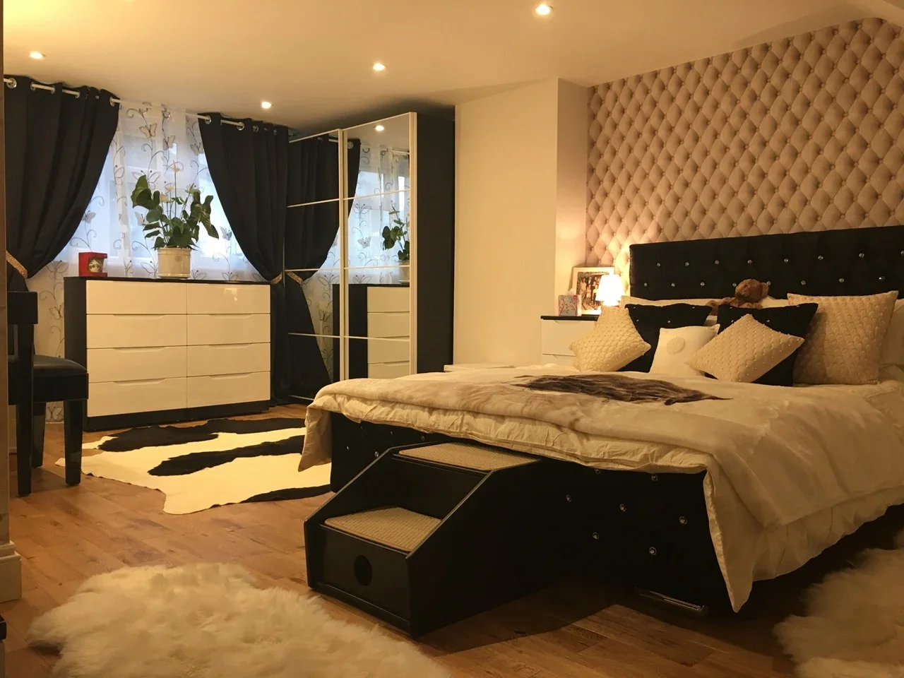 Room Springvale Avenue in Greater London
