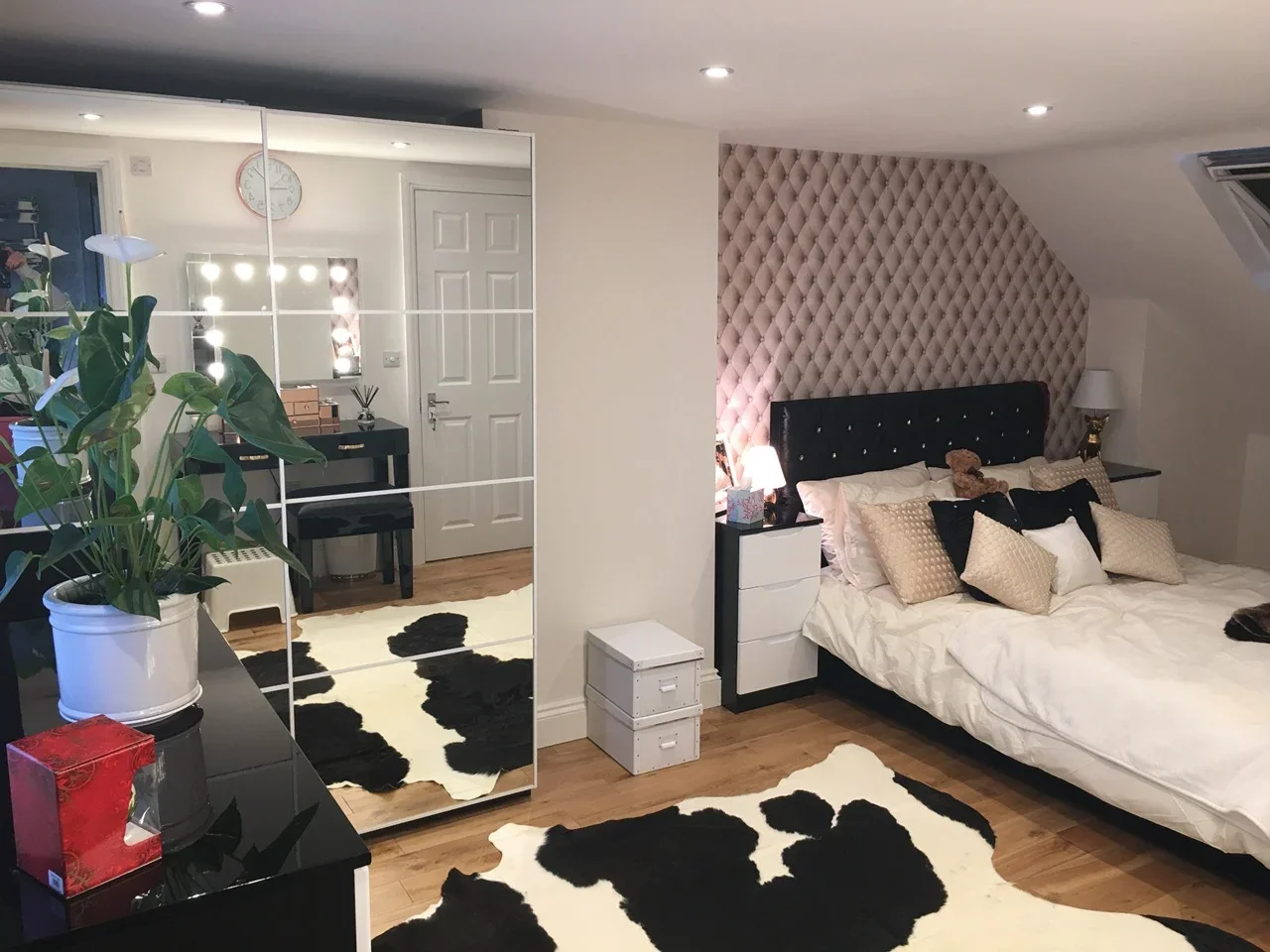 Room Springvale Avenue in Greater London