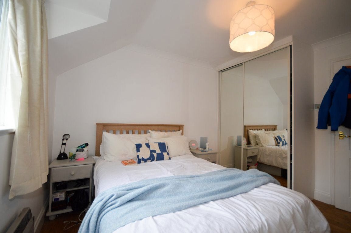 Flat Brooklands Court in St Albans