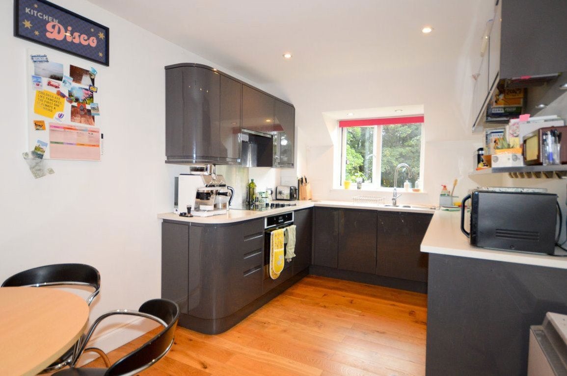 Flat Brooklands Court in St Albans
