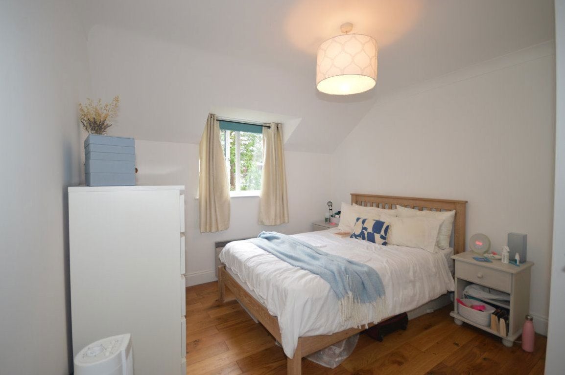 Flat Brooklands Court in St Albans