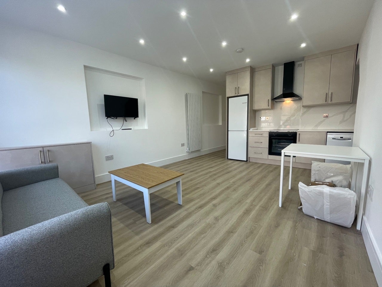 Flat Clapham Manor Street in Greater London