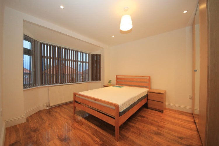 Flat Broomgrove Gardens in Greater London