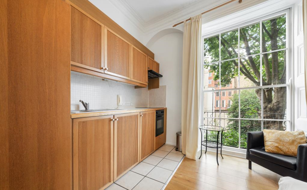 Flat Cartwright Gardens in Greater London