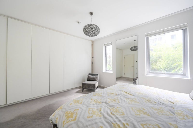 Room Wick Lane in Greater London