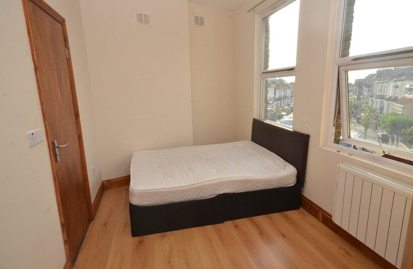 Flat Burlington Road in Greater London