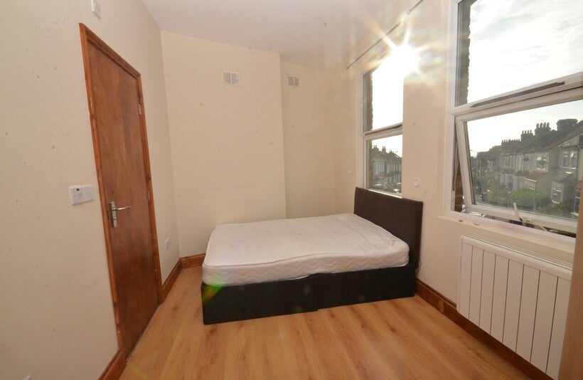Flat Burlington Road in Greater London