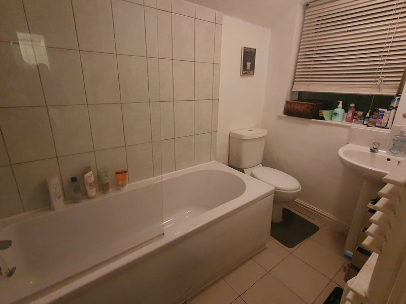 Room Thorncliffe Grove in Manchester