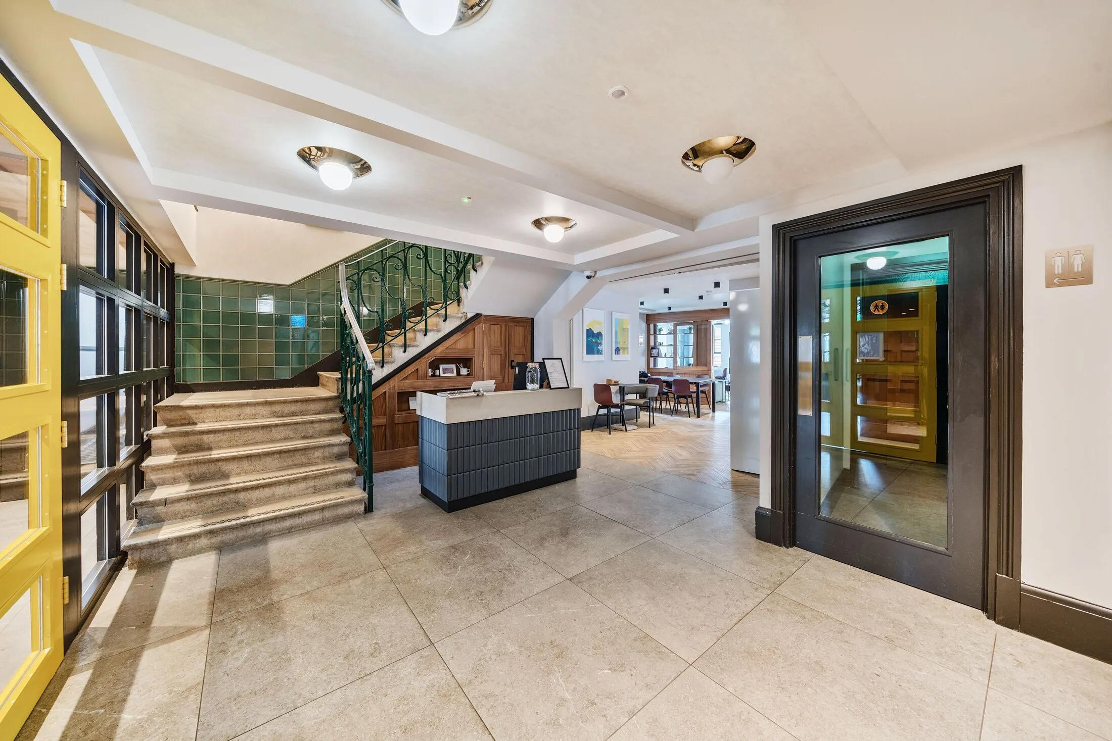 Flat Shakespeare Road in Greater London