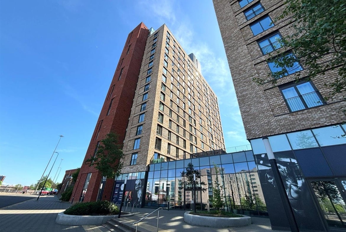 Flat Wharf End in Trafford