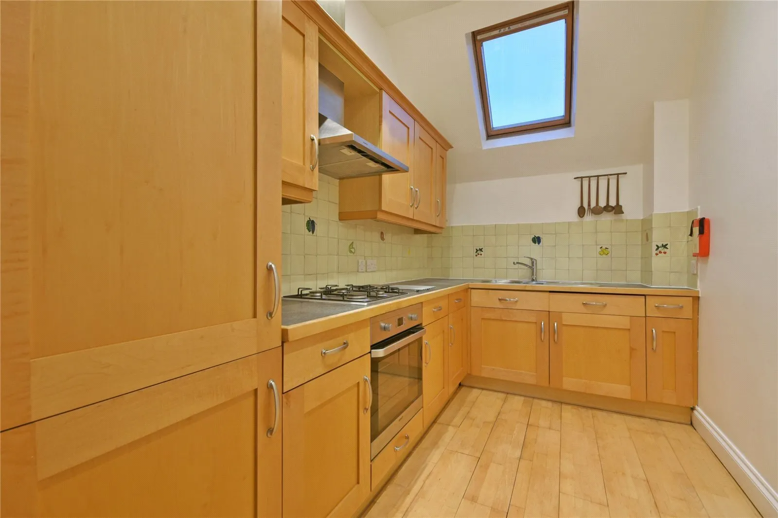 Flat Willesden Lane in Greater London