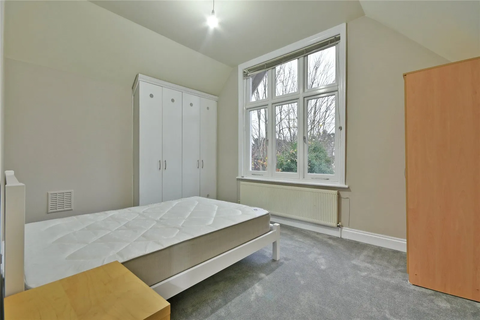 Flat Willesden Lane in Greater London
