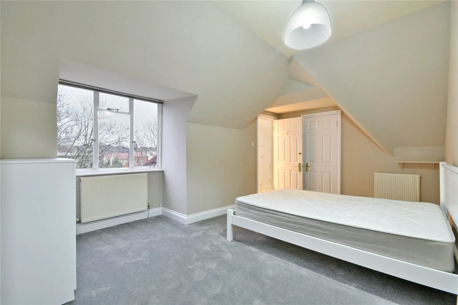 Flat Willesden Lane in Greater London