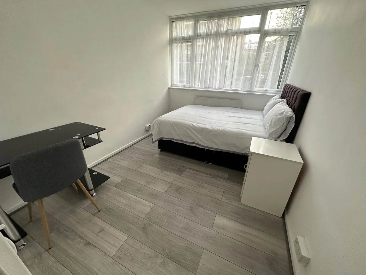 Room Christian Street in Greater London