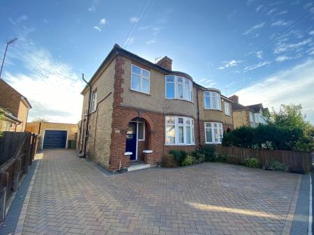 Flat Perne Road in Cambridge