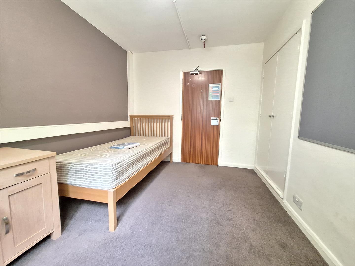 Room Redlands Road in Reading