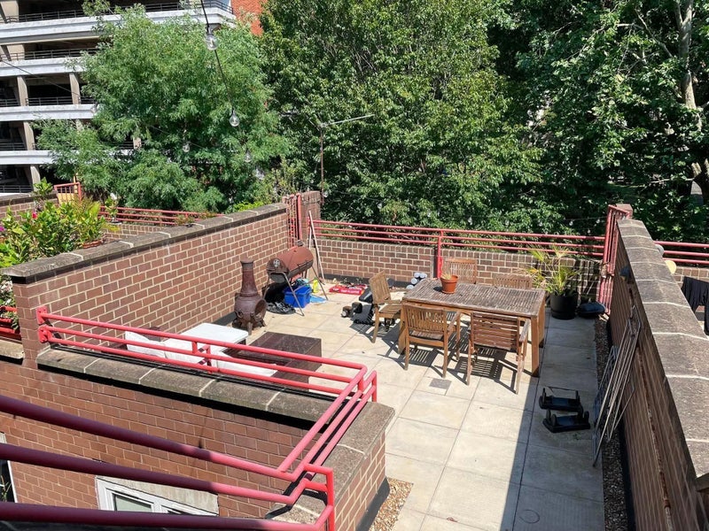 Room Hamilton Square in Greater London