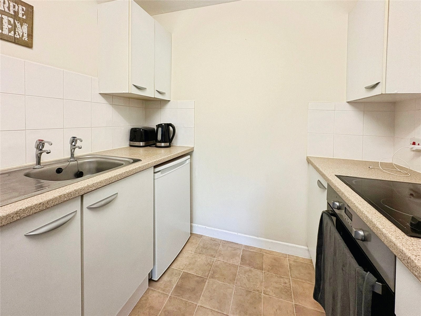 Flat Mount Hermon Road in Woking