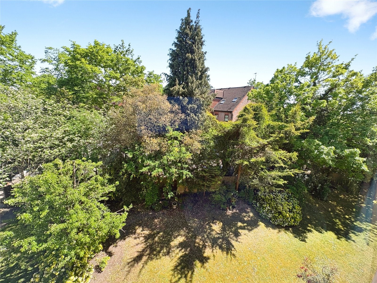 Flat Mount Hermon Road in Woking