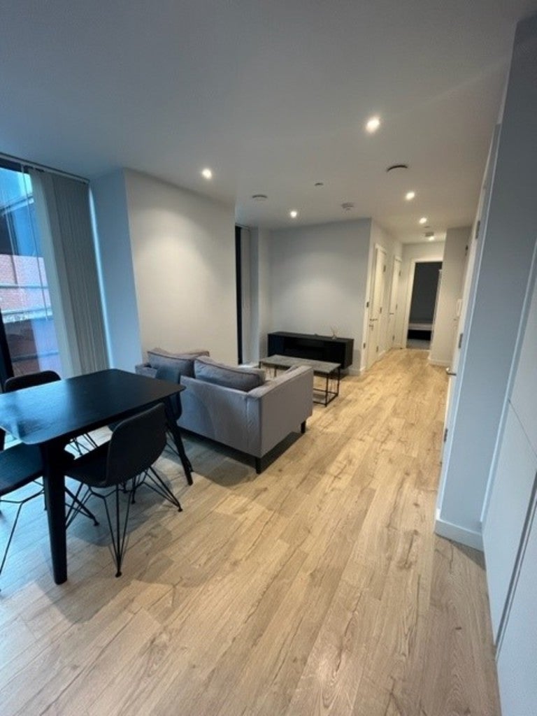 Flat Whitworth Street West in Manchester