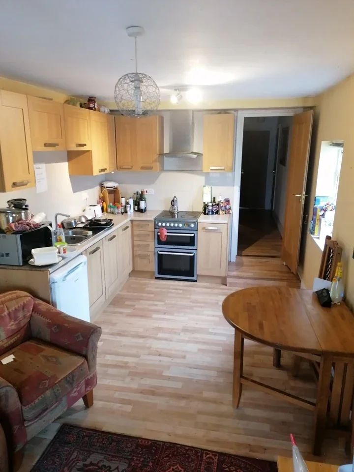 Room Totteridge Road in High Wycombe
